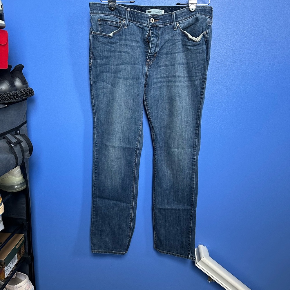 Women’s Levi’s jeans in good condition